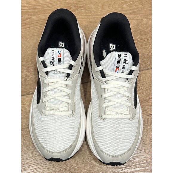Women’s Brooks Adrenaline GTS 24 Running Shoes Coconut/Silver/Black 10.5 EUC! - Picture 2 of 13